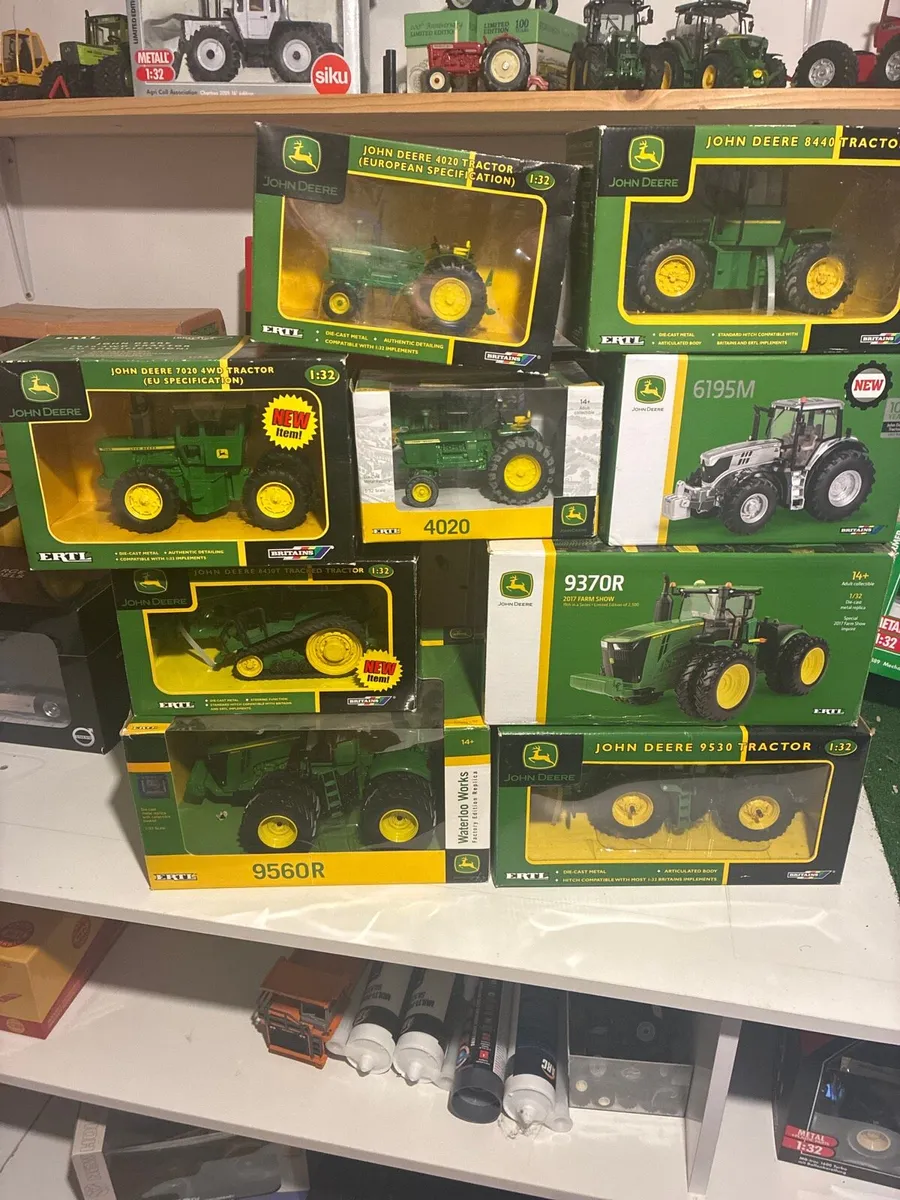 1:32 scale John Deere tractors - Image 1
