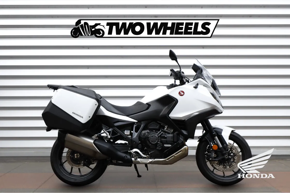 HONDA NT1100 DCT**Ex Demo** - Image 1