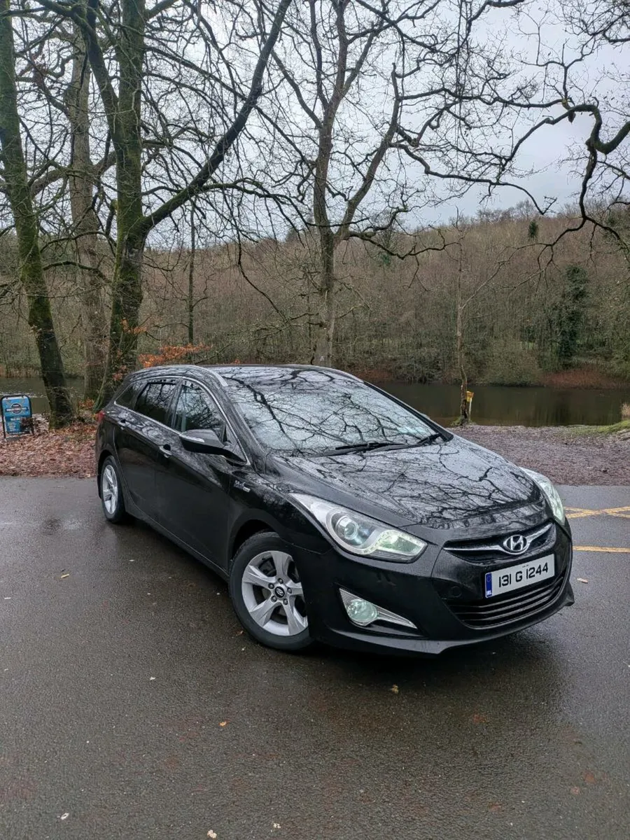 Hyundai i40 Estate Executive Model - Image 1