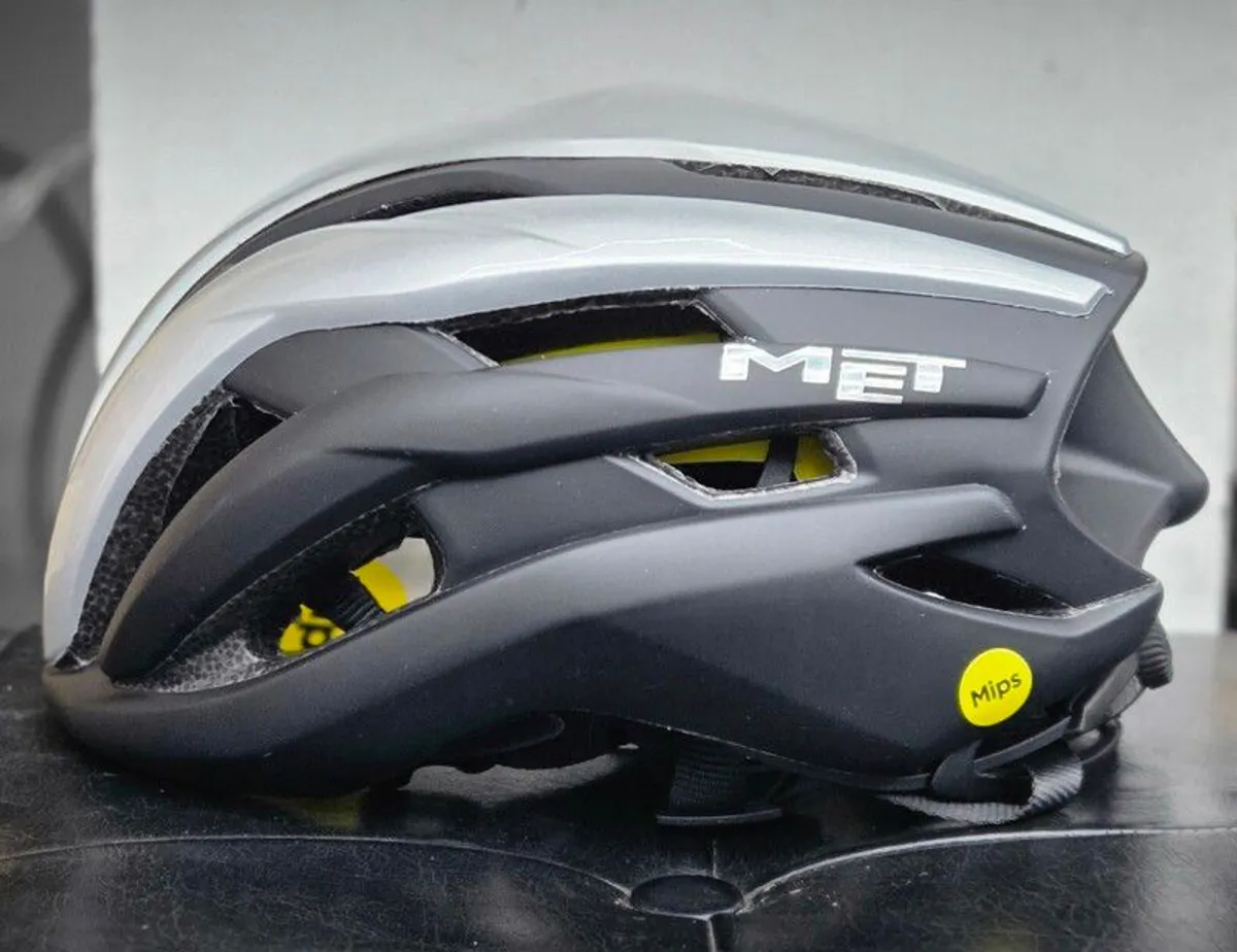 Met Trenta Mips Helmet - Image 1