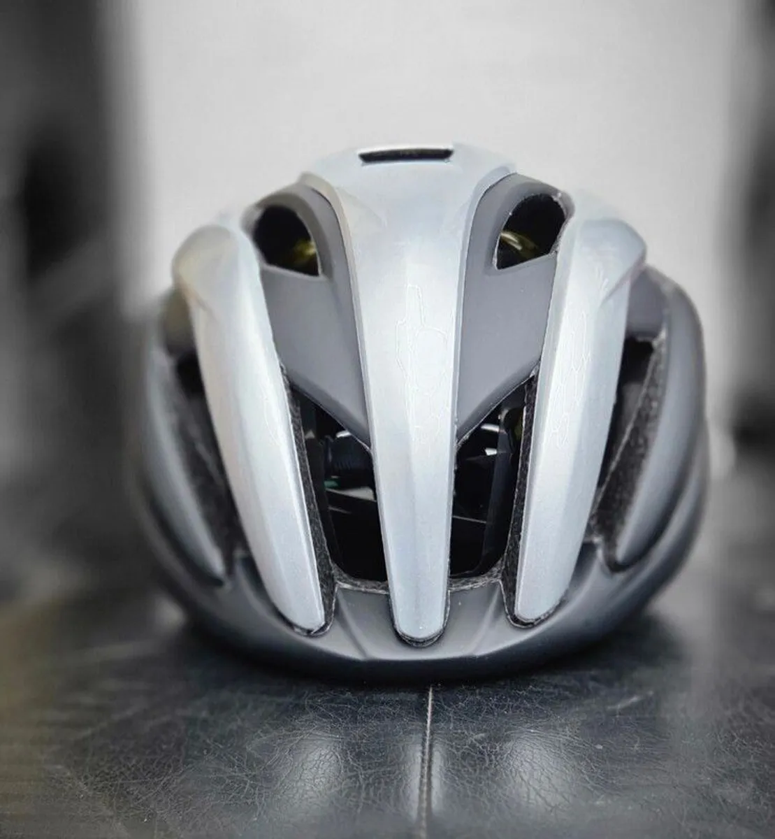 Met Trenta Mips Helmet - Image 2