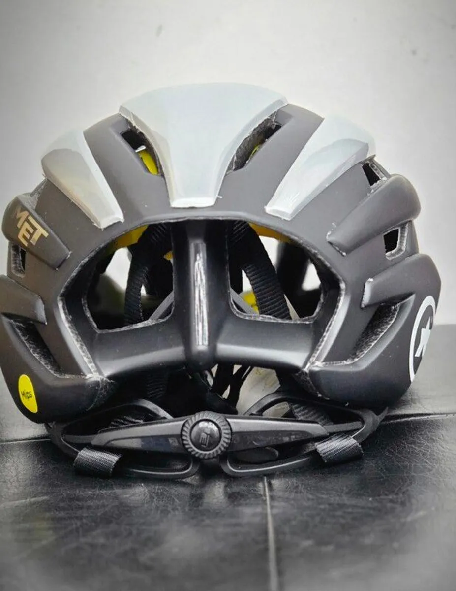 Met Trenta Mips Helmet - Image 3