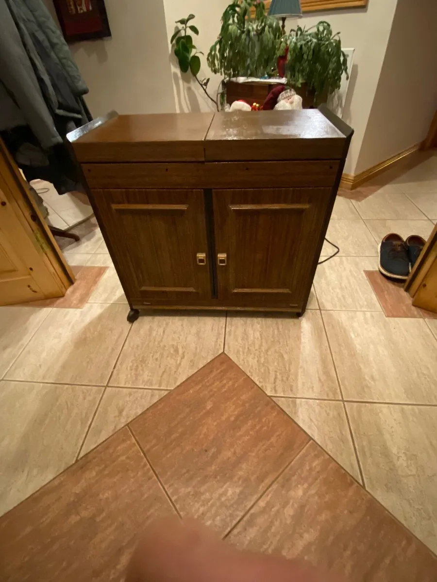 Hostess Trolley - Image 1