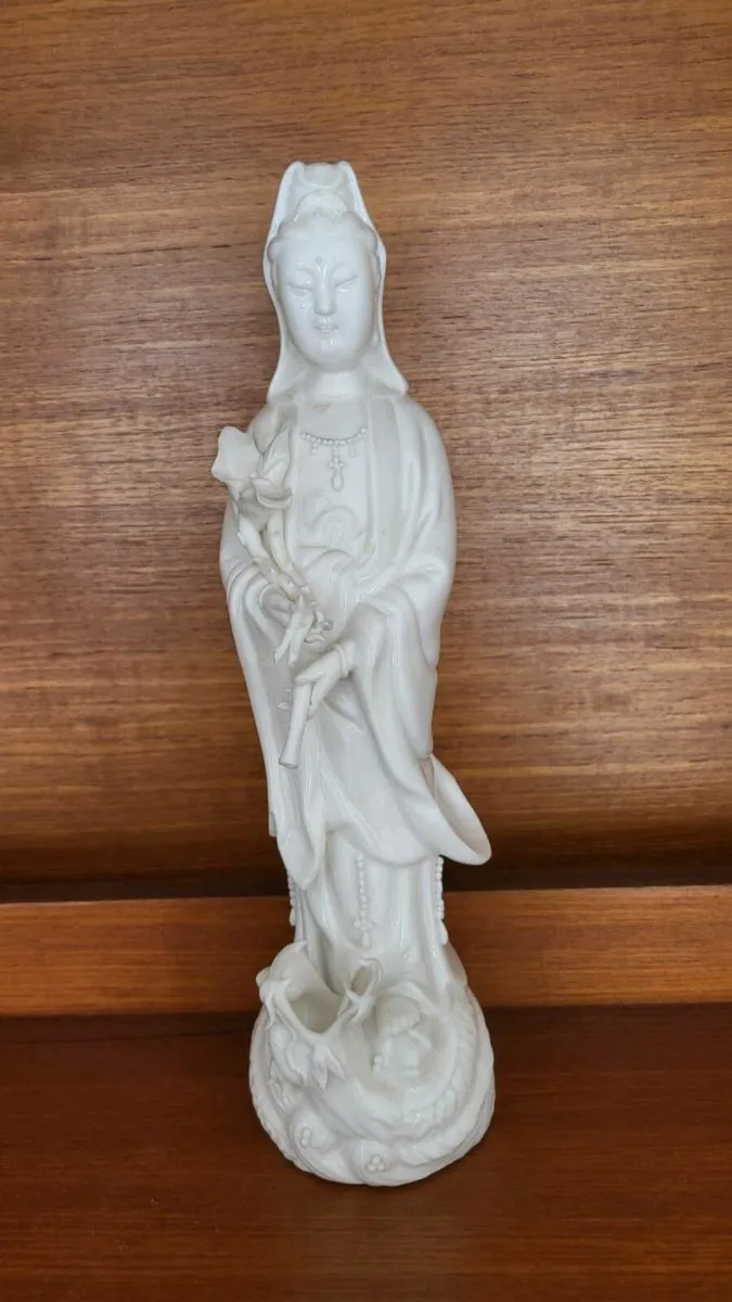 Quan Yin porcelain statue, female Buddha