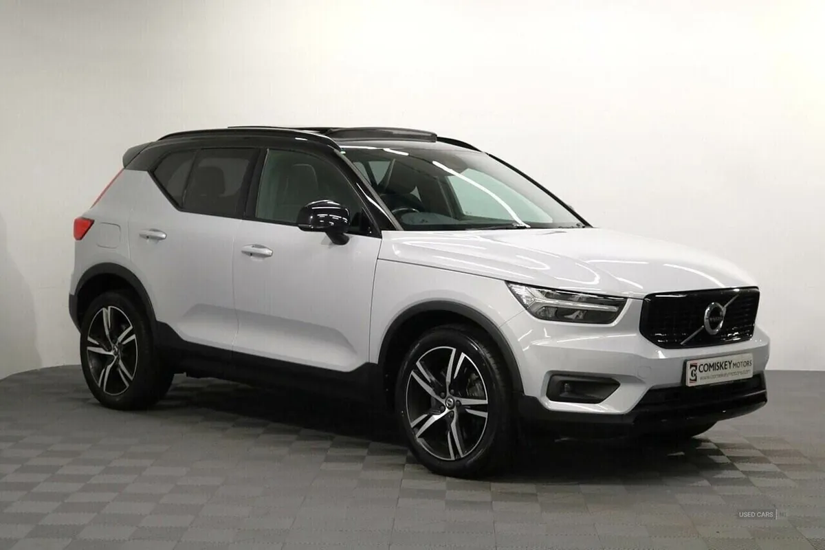 Volvo XC40 h T4 R-Design - Image 1