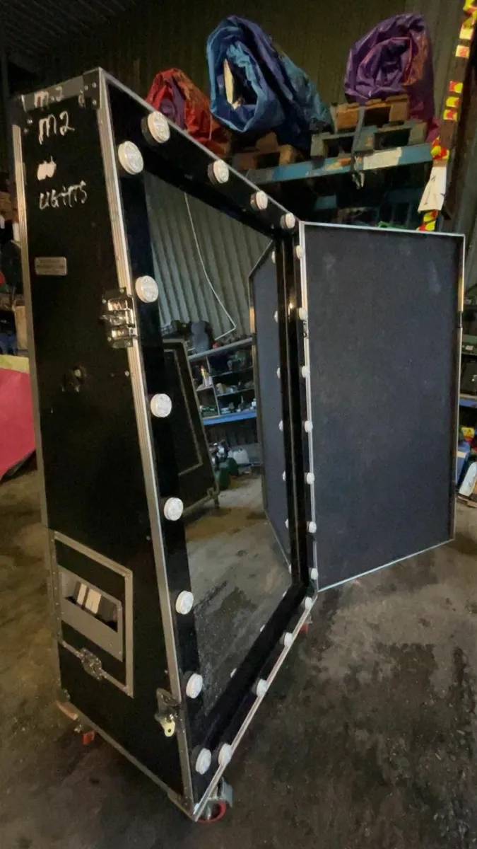 Selfie mirror flight case tv pc printer complete - Image 1