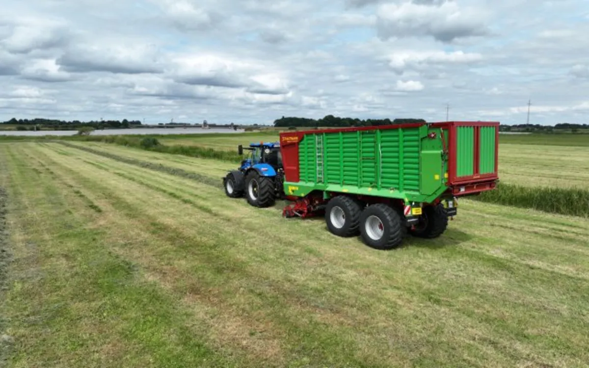 Strautmann Magnon 8 370and 410 forage wagons - Image 1