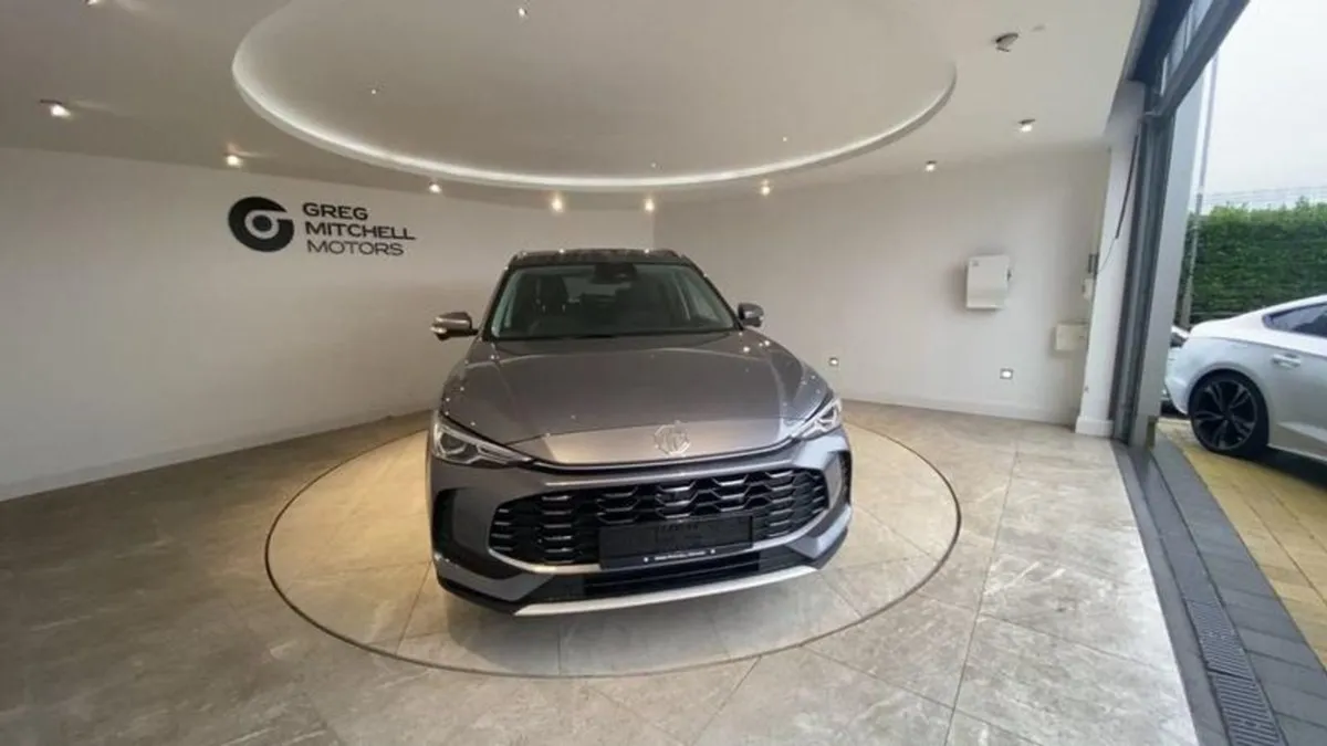 MG ZS 1.5 Hybrid  Trophy 5dr Auto - Image 2