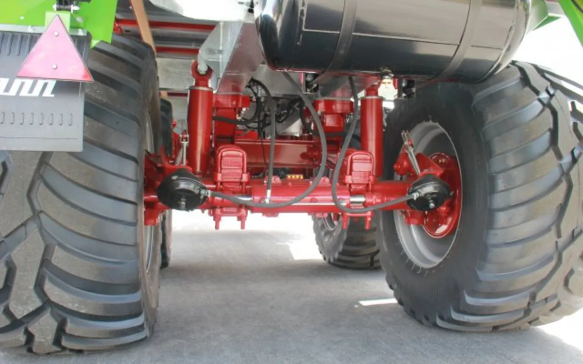 Strautmann Magnon 8 370and 410 forage wagons - Image 4