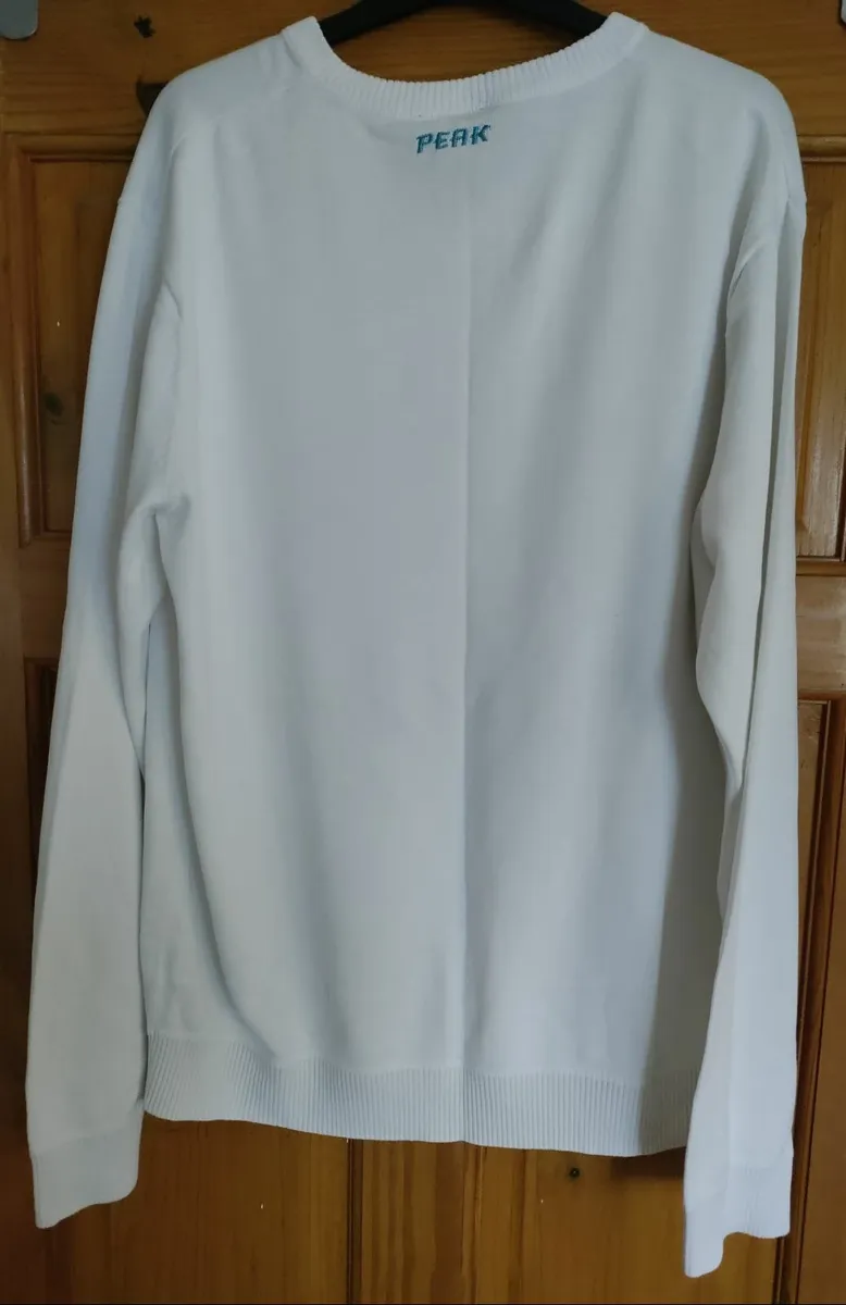 Peak Performance sweater XXL - Image 3