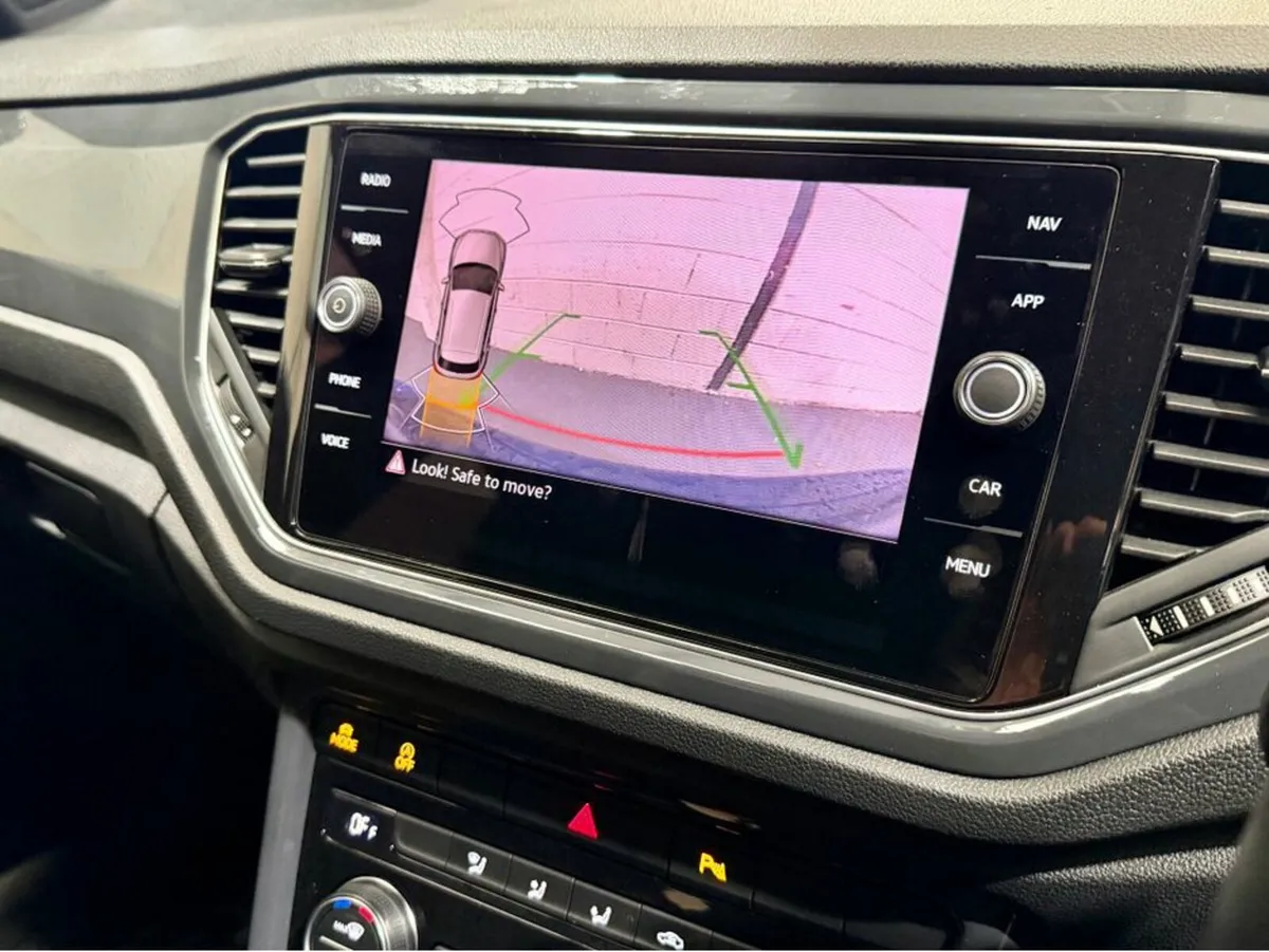 Volkswagen T-Roc 2.0 TDI SPORT - Image 3