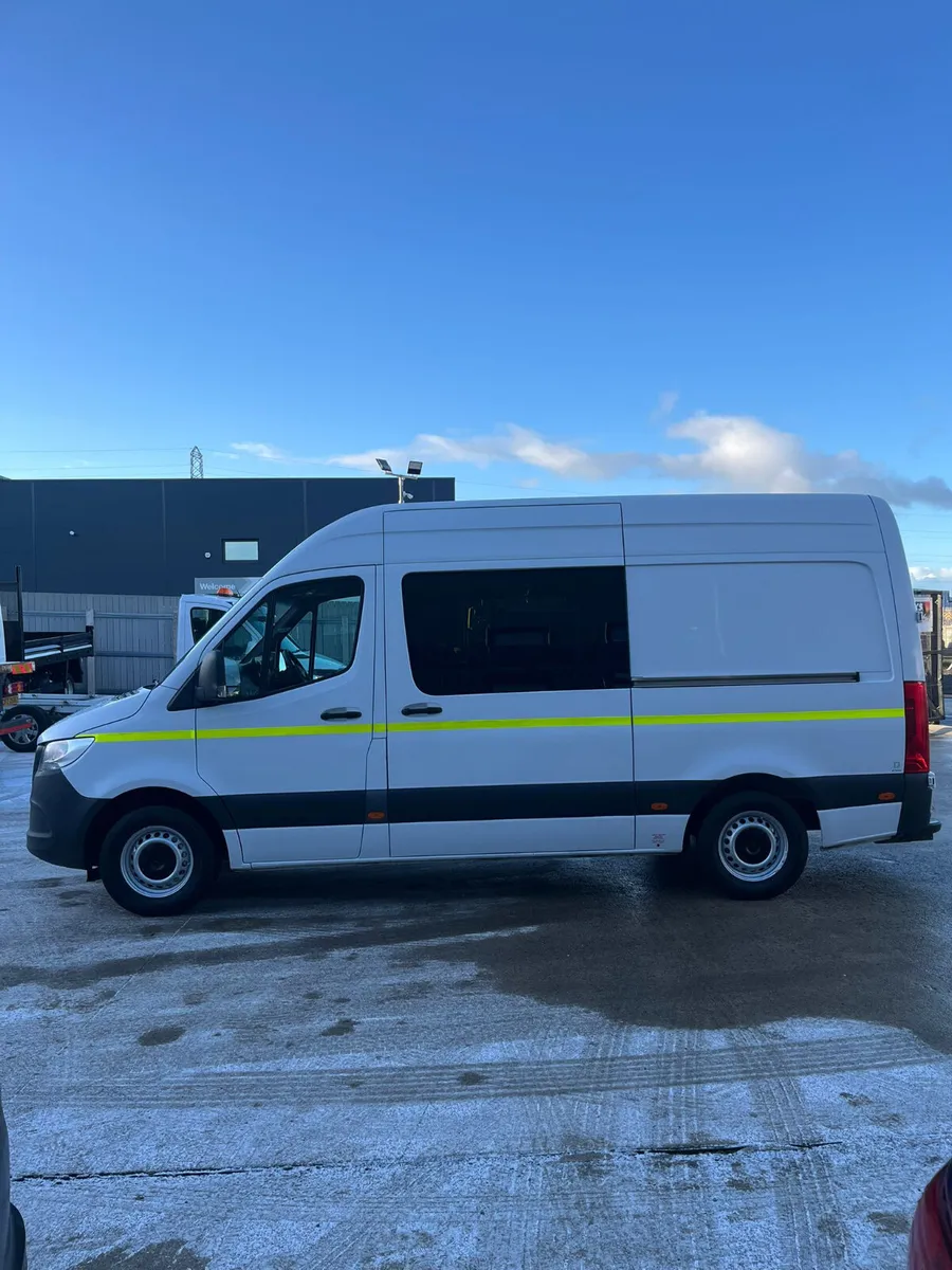 Nov 2021 Mercedes Sprinter 314 CDI MWB Welfare Van - Image 4