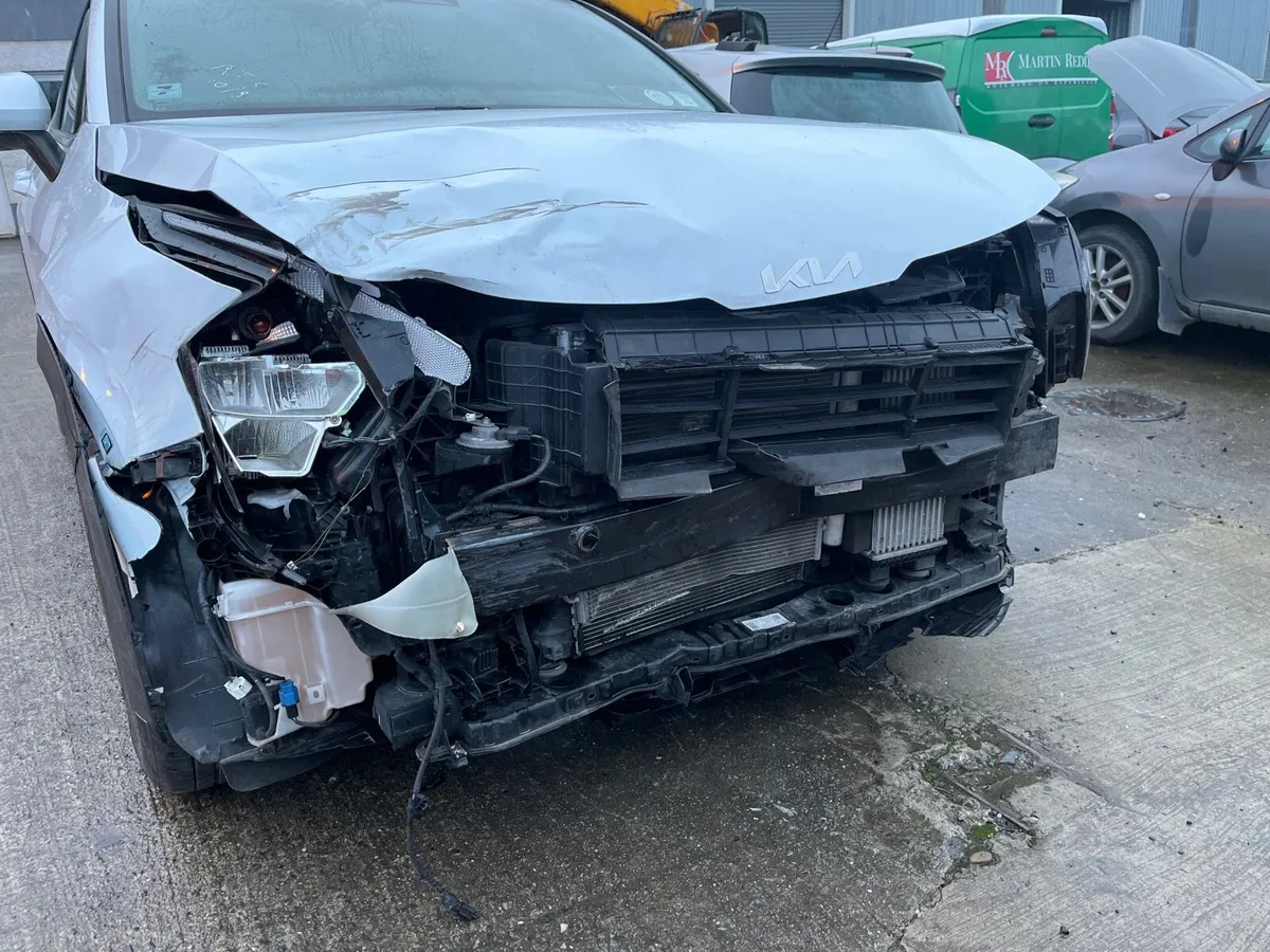 222 Kia sportage damaged repairable - Image 2