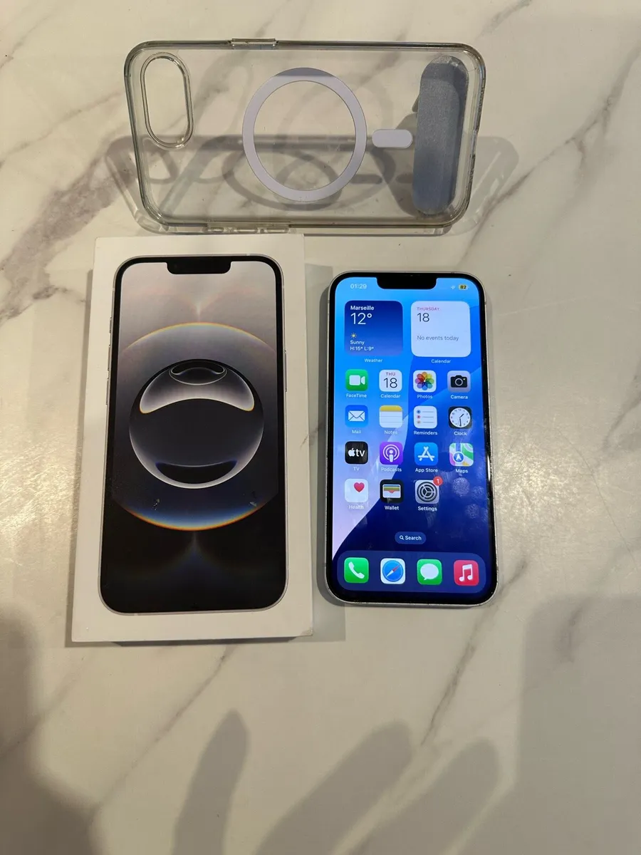 iPhone 16e - Image 3