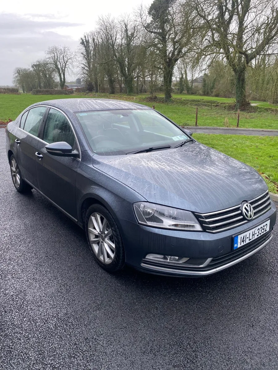 Volkswagen Passat - Image 2