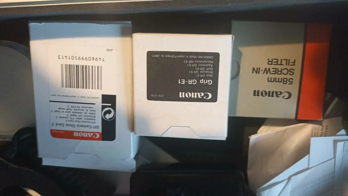 Canon large lot of vintage accessories - Image 3