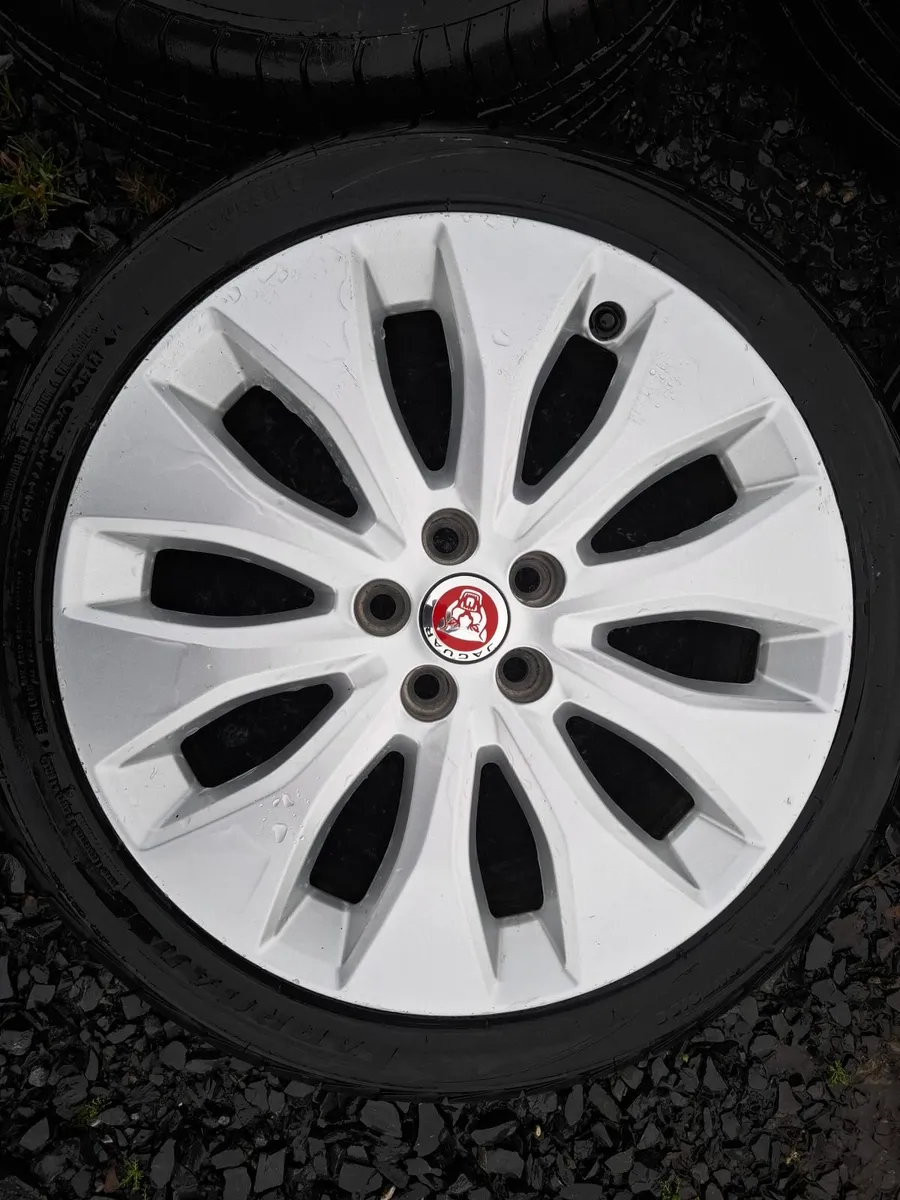 18" Jaguar, Ford,  Volvo Alloys with tyres - Image 1