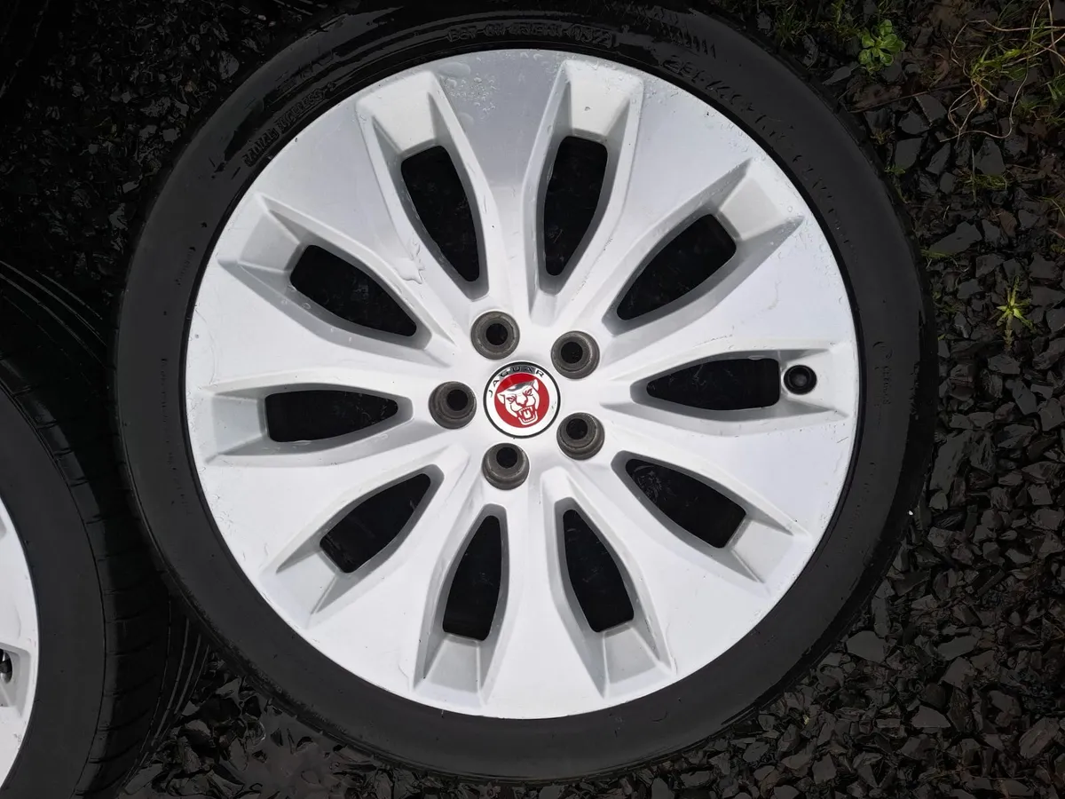 18" Jaguar, Ford,  Volvo Alloys with tyres - Image 3