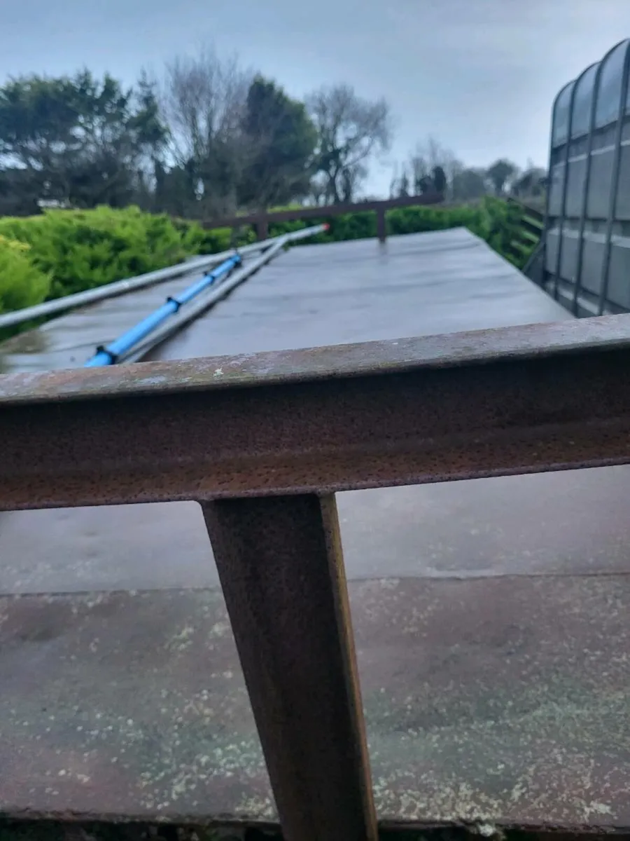 Bale trailer - Image 1