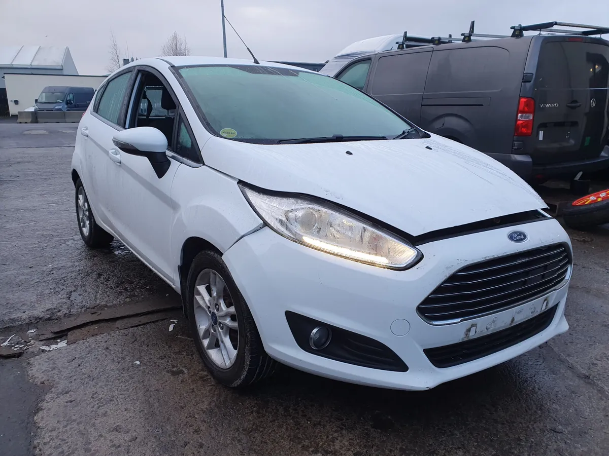 16 FORD FIESTA  1.0 TURBO FOR BREAKING - Image 1
