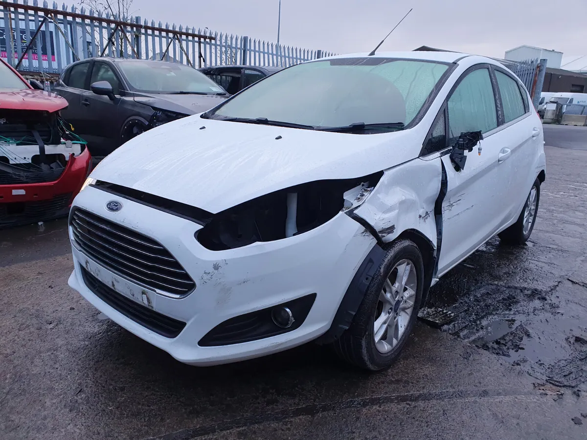 16 FORD FIESTA  1.0 TURBO FOR BREAKING - Image 2