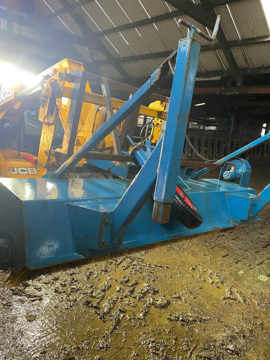 NC Road Brush - Image 1