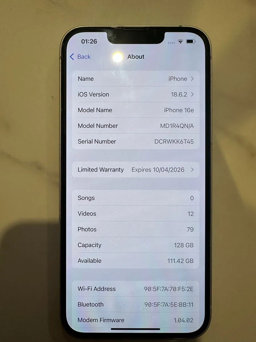 iPhone 16e - Image 1