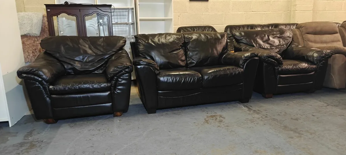 Black Leather 2+1+1 - Image 1