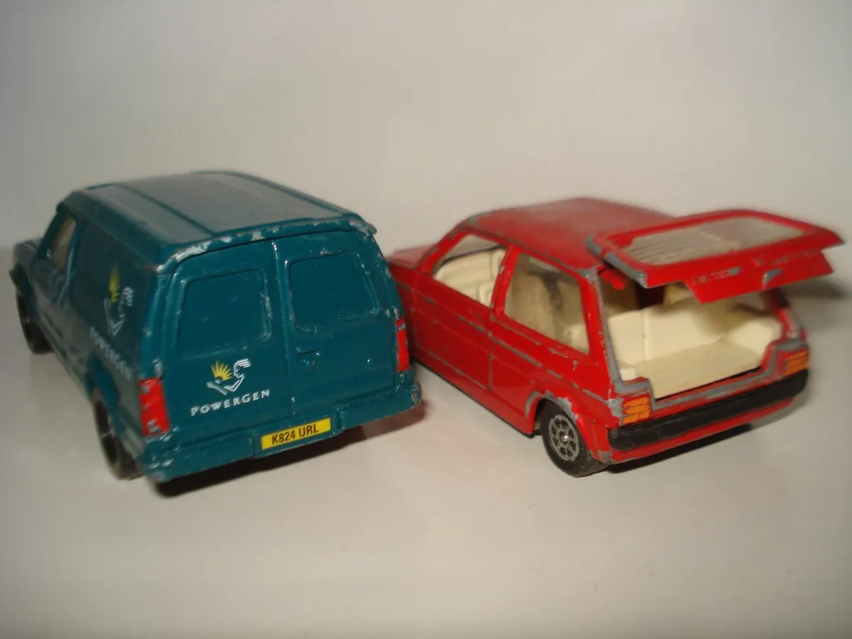 CORGI AUSTIN METRO & FORD ESCORT VAN  MODELS. - Image 2