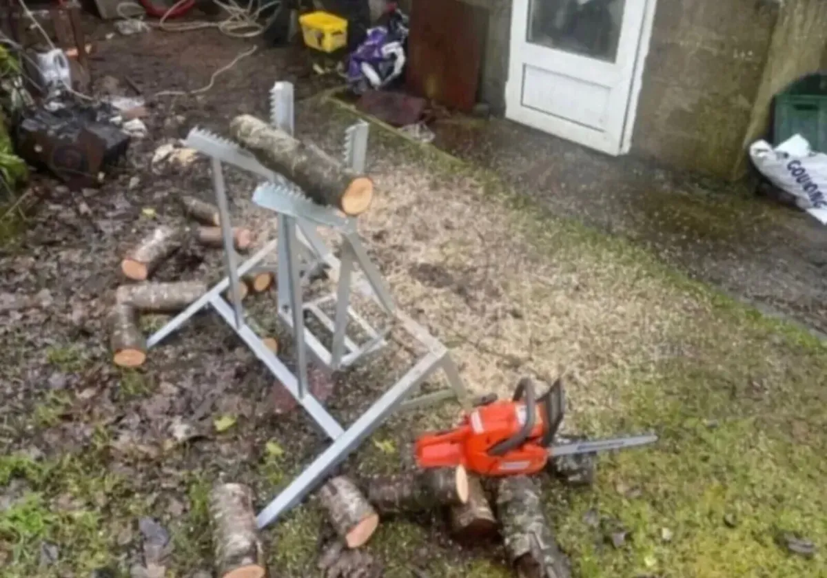 *LOG HOLDER * - Image 2