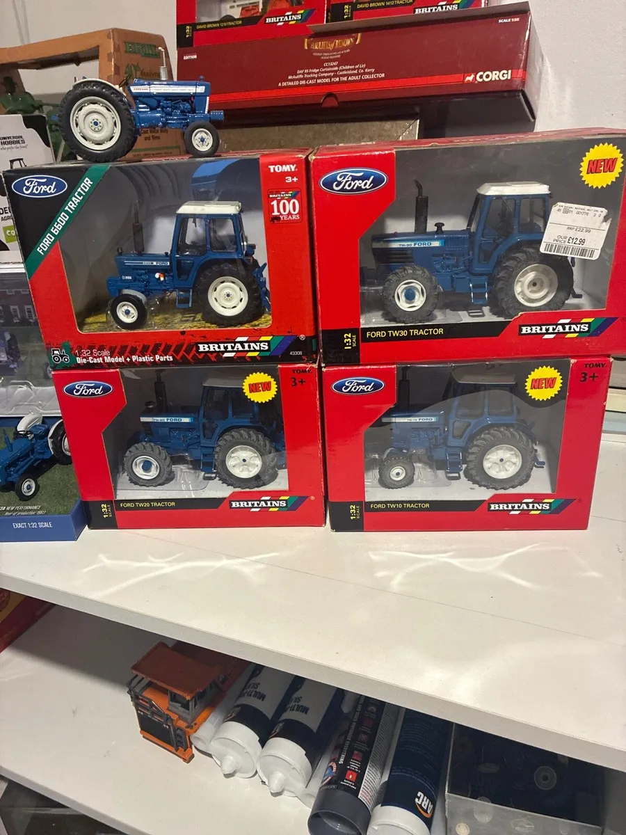 Ford 1:32 scale tractors - Image 1