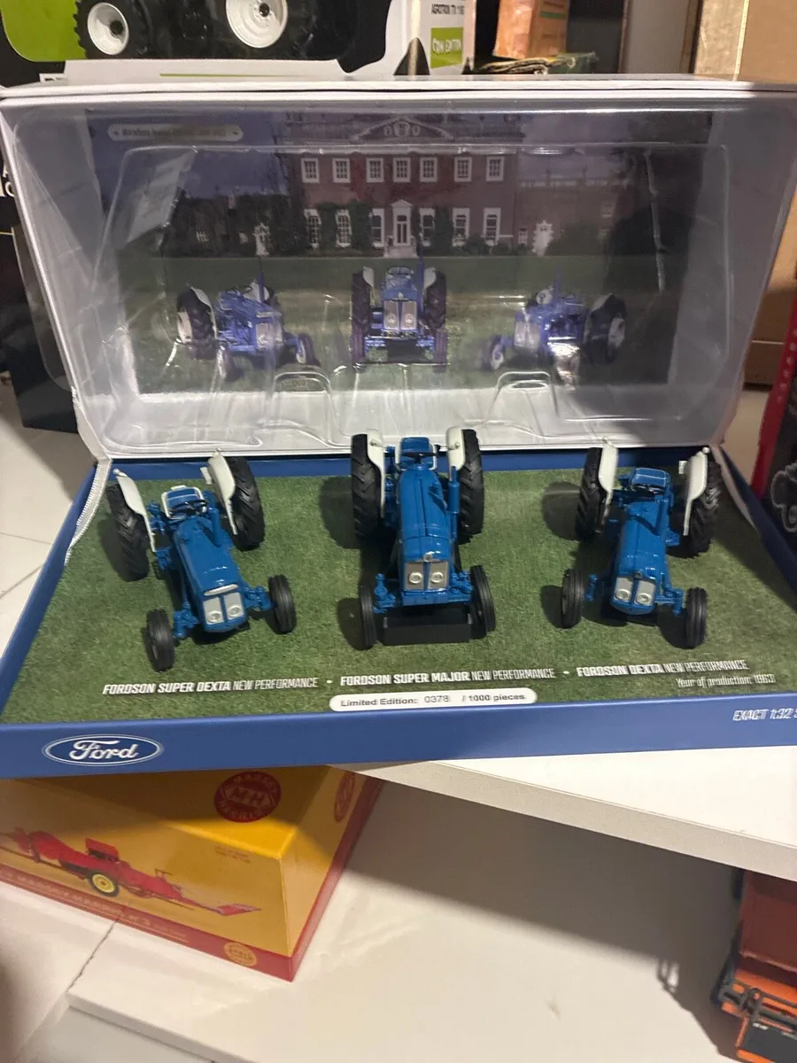 Ford 1:32 scale tractors - Image 2