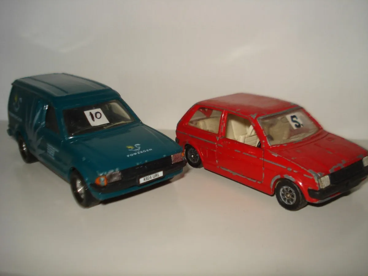 CORGI AUSTIN METRO & FORD ESCORT VAN  MODELS. - Image 3