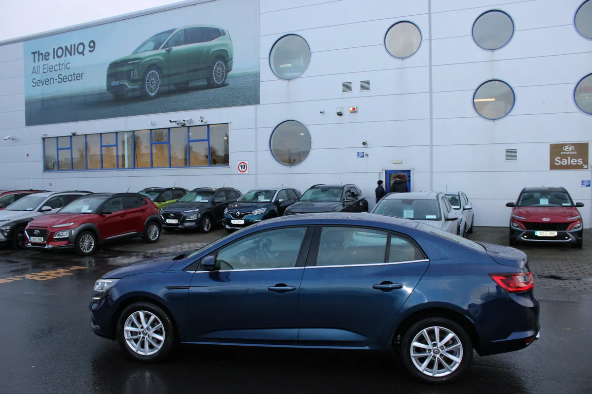 Renault Megane 2019 - Image 2