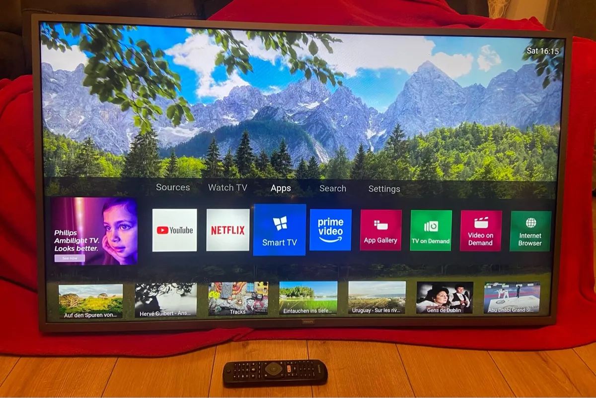 Philips 50” 4K Smart TV & Wall Bracket - Image 3