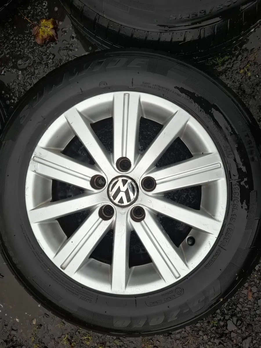 15" Genuine Vw Alloys with tyres - Image 3