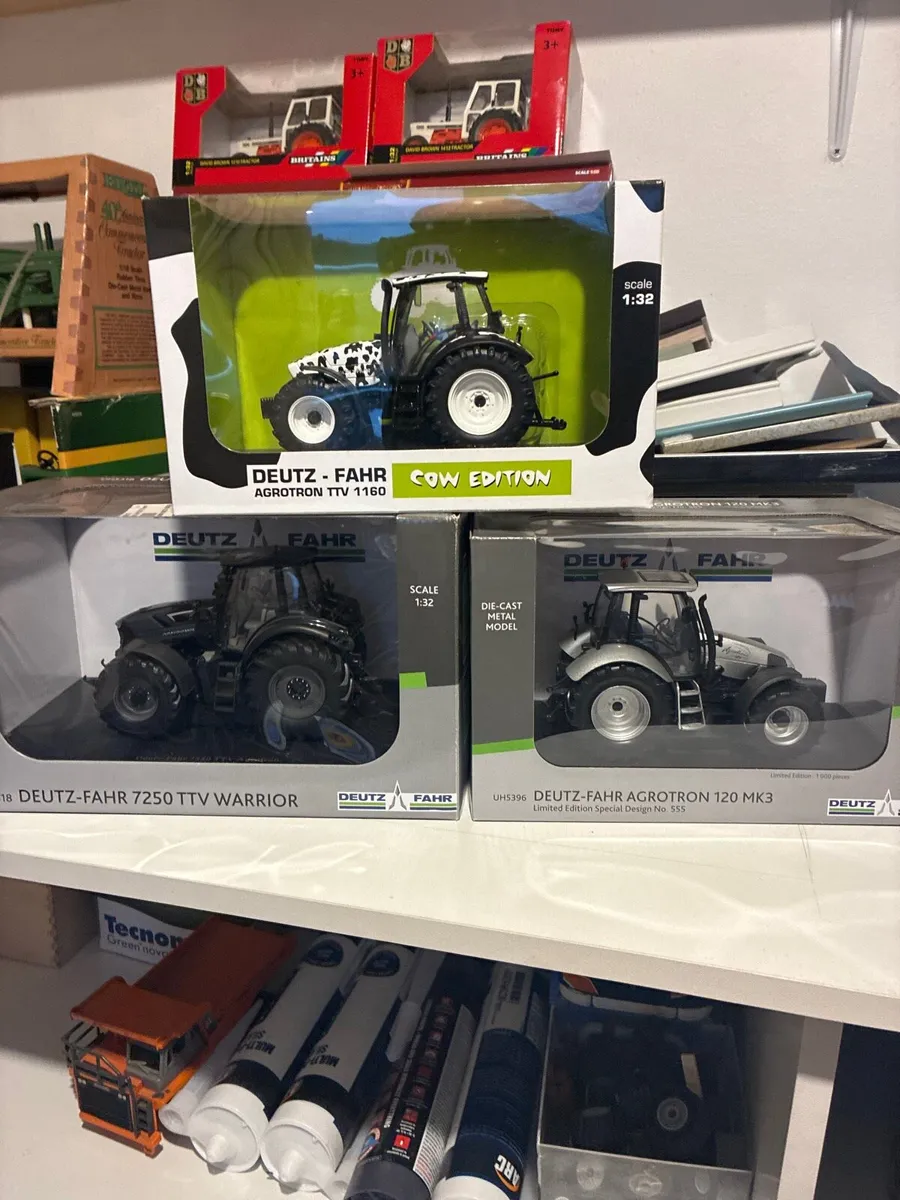 1:32 scale Deutz Fahr tractors