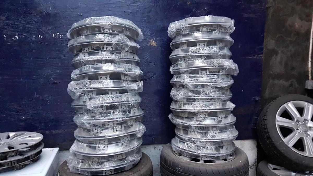 WHEEL TRIMS GENUINE - Image 3