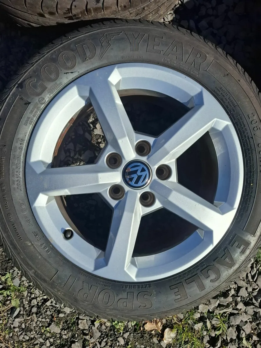 16" Vw Alloys with tyres - Image 1