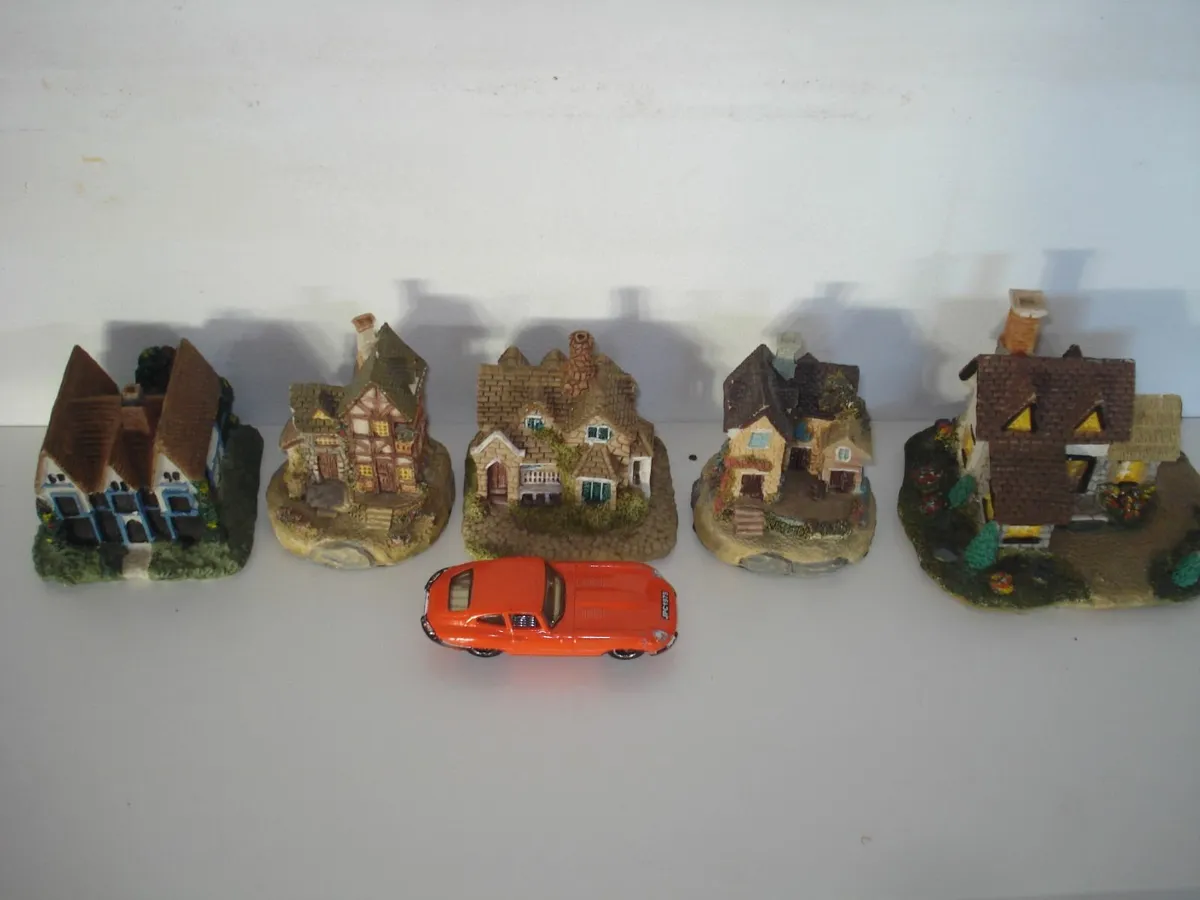 MODEL HOUSES & ISLE OF MAN LAXEY WHEEL. - Image 3