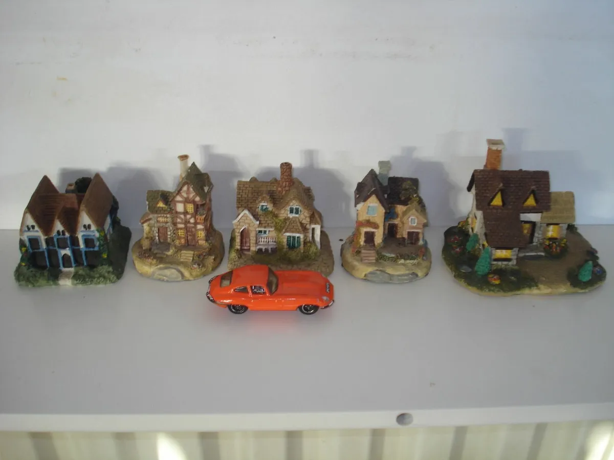 MODEL HOUSES & ISLE OF MAN LAXEY WHEEL. - Image 4