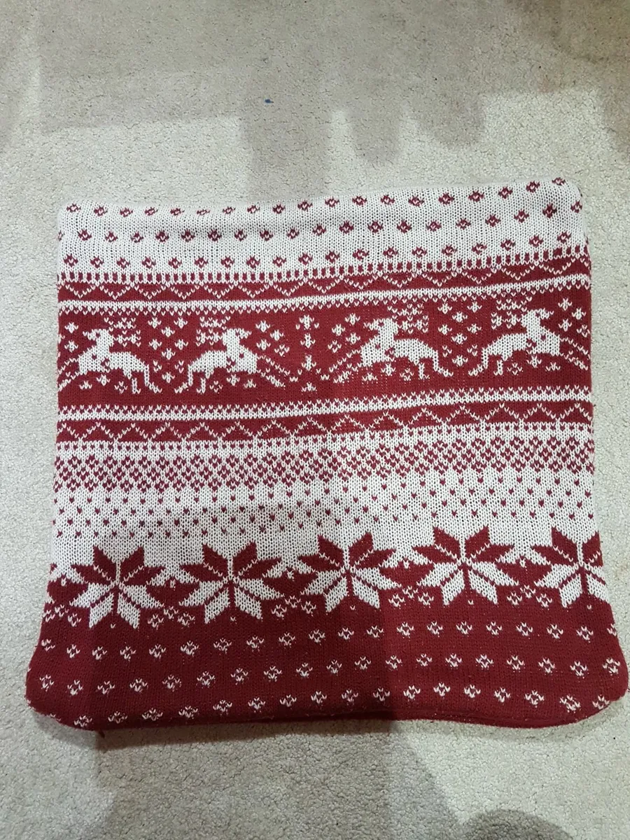 xmas square cushion barely used