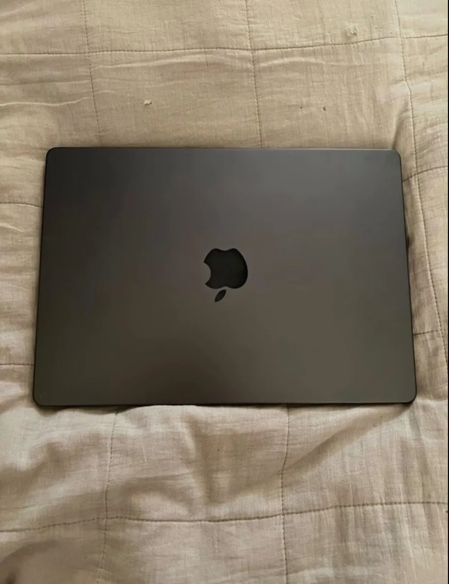 MacBook Pro M3 14” 1TB Space Black - Image 1