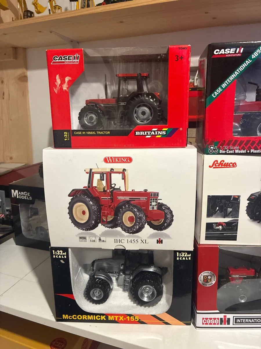 1:32 scale case / international tractors - Image 2