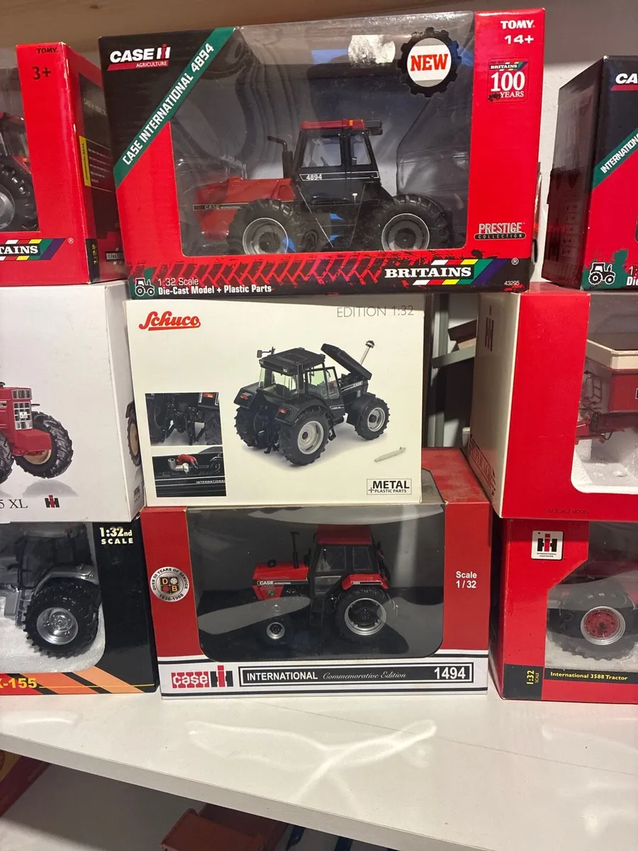 1:32 scale case / international tractors - Image 3