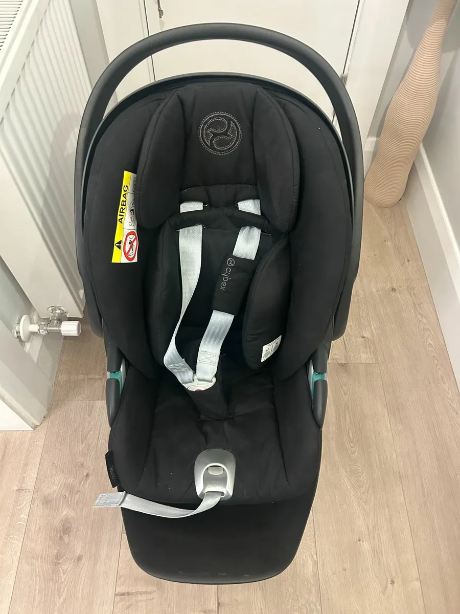 Cybex CLOUD Z i-size Rotating Car seat and Base - Image 1