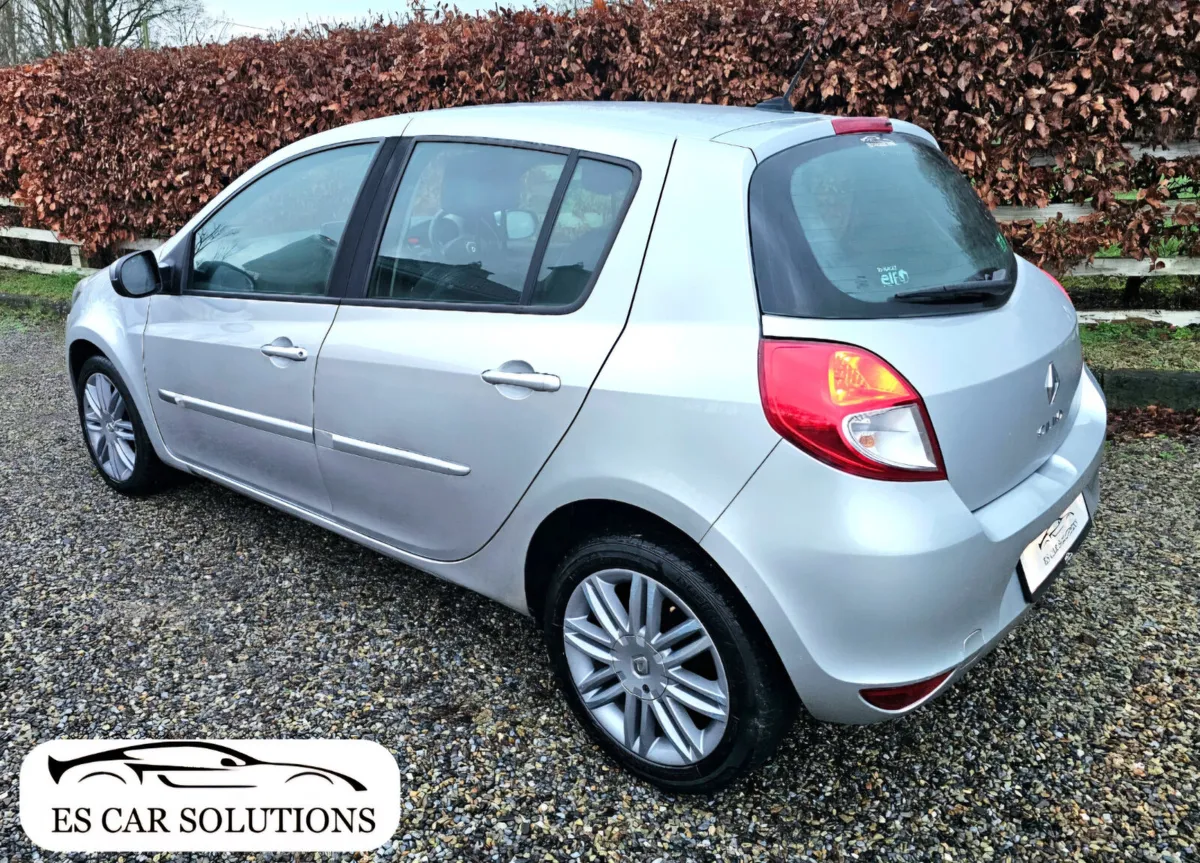11 Renault Clio 1.1 Petrol  New NCT 01/27 TAX€280 - Image 3