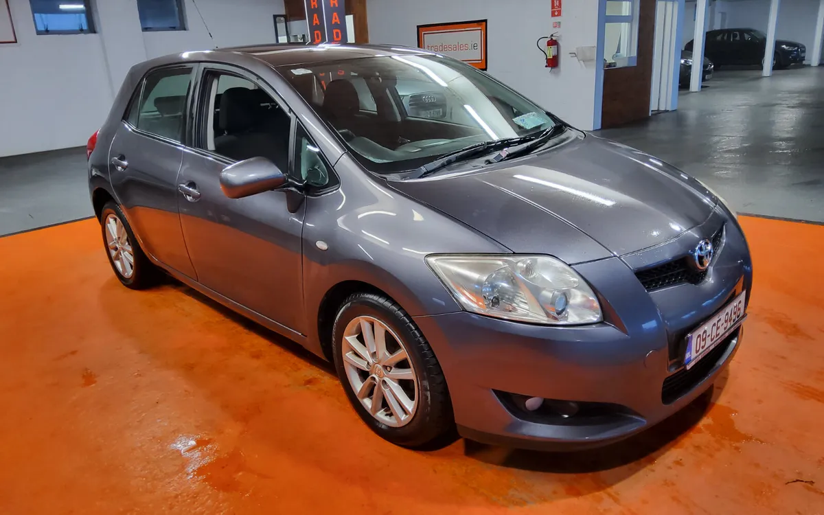 Toyota Auris 2009 - Image 1