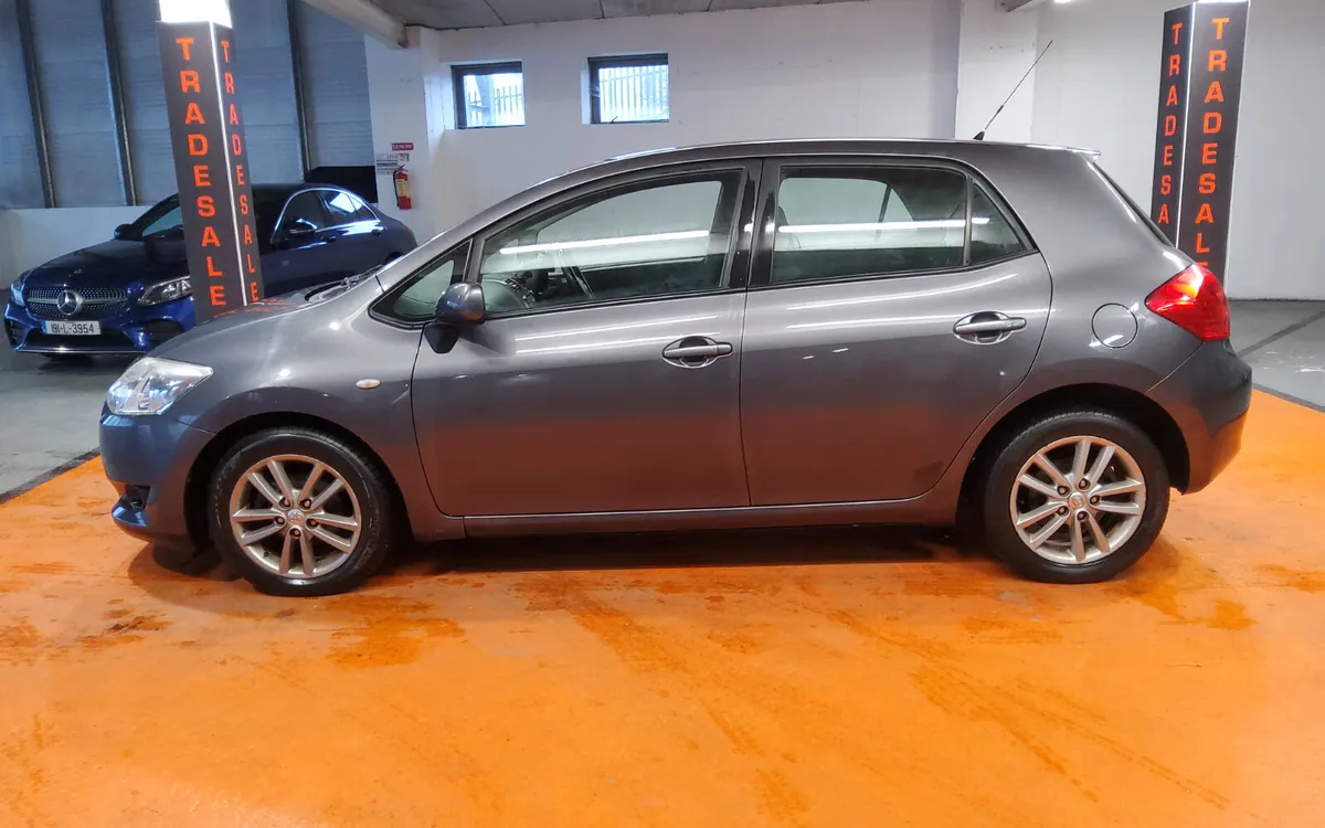 Toyota Auris 2009 - Image 4