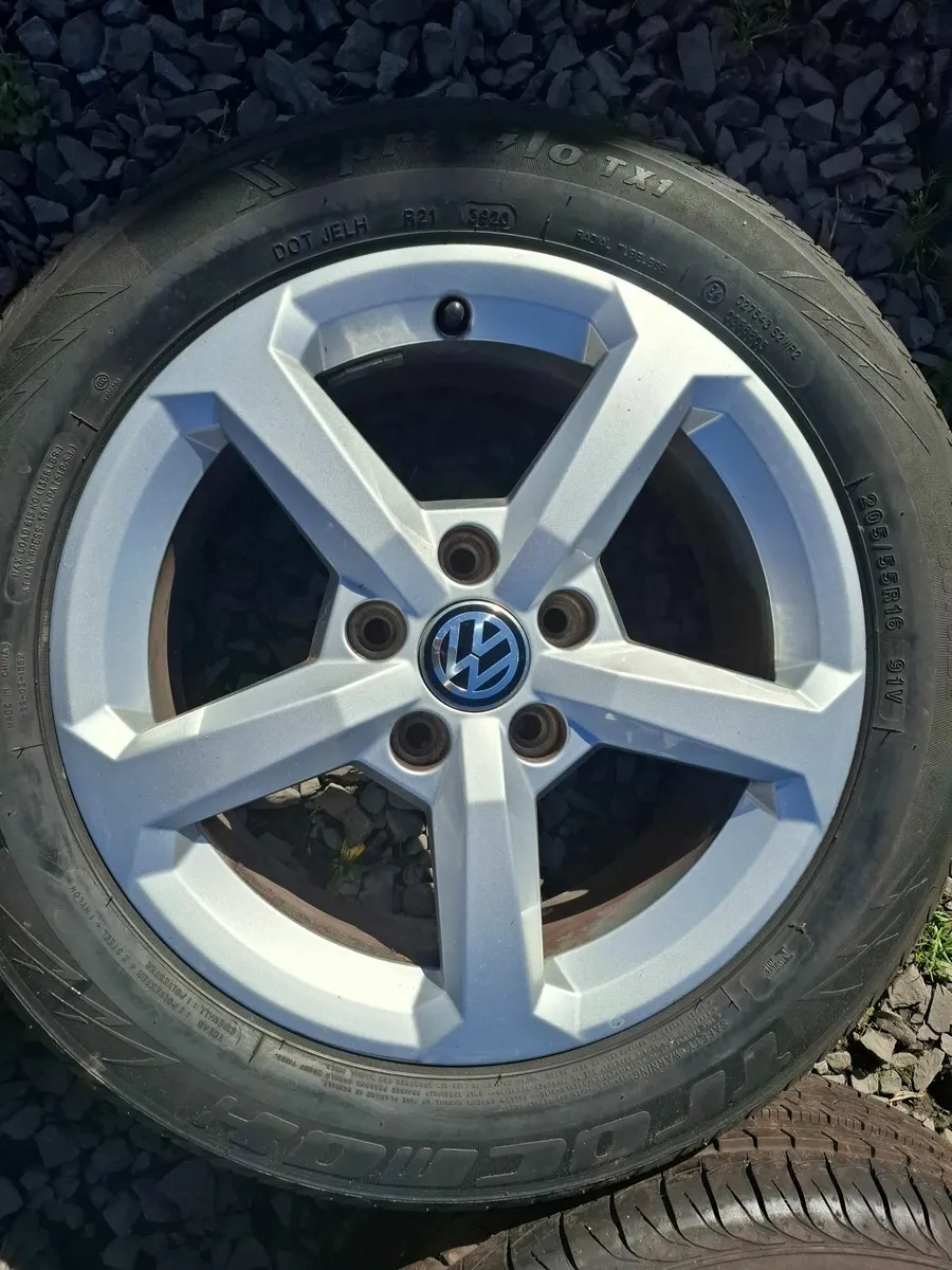 16" Vw Alloys with tyres - Image 4